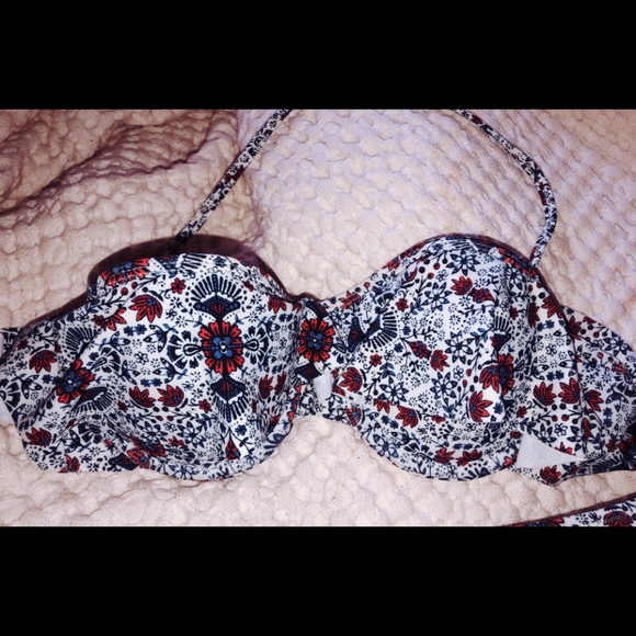 AÈROPOSTALE red white & blue floral bikini - Picture 3 of 4